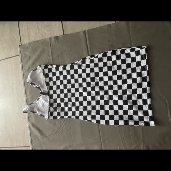 Dress - Picture 3 of 3